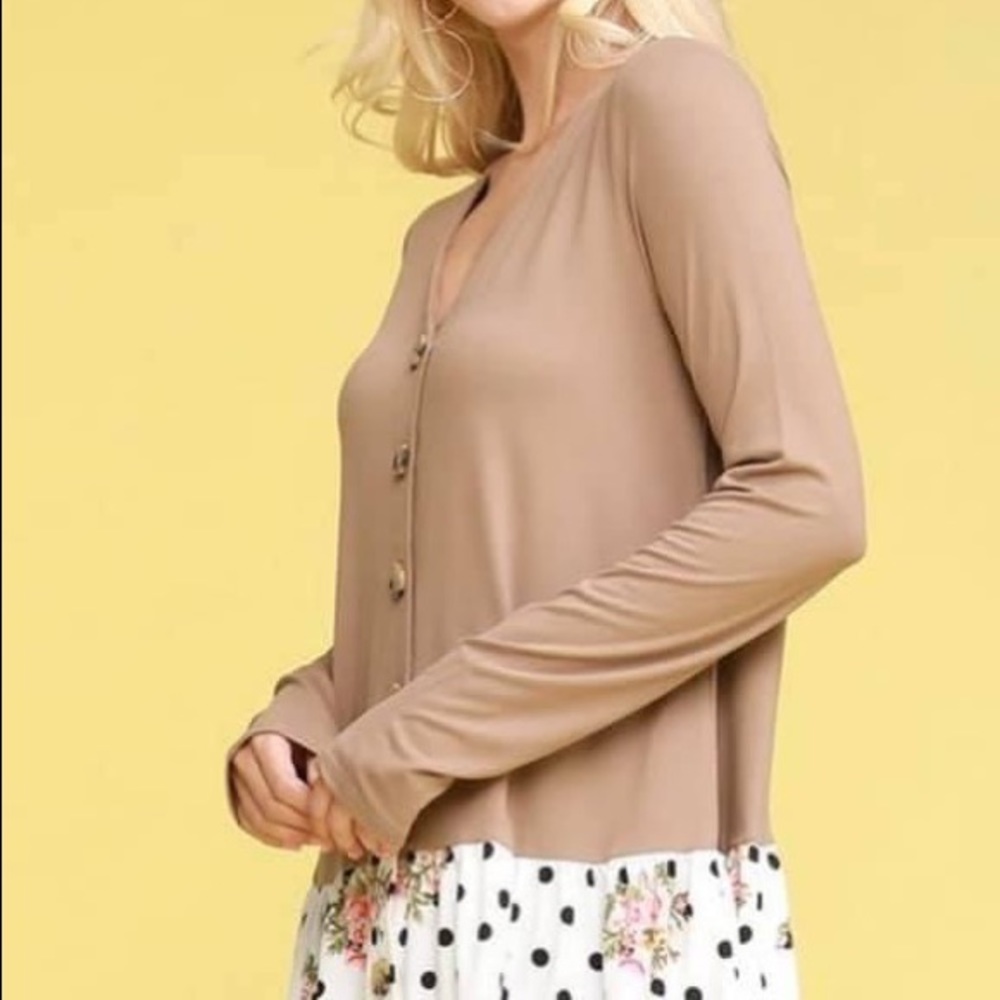 Tan/floral, v-neck, long sleeved tunic with buttons all the way down the front.